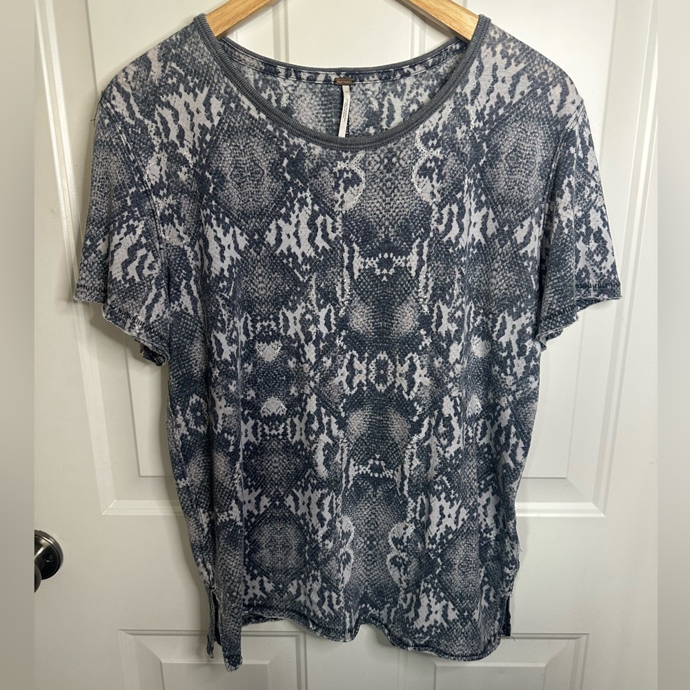 Free People We The Free Tourist Tee Grey Snake Print - Size S